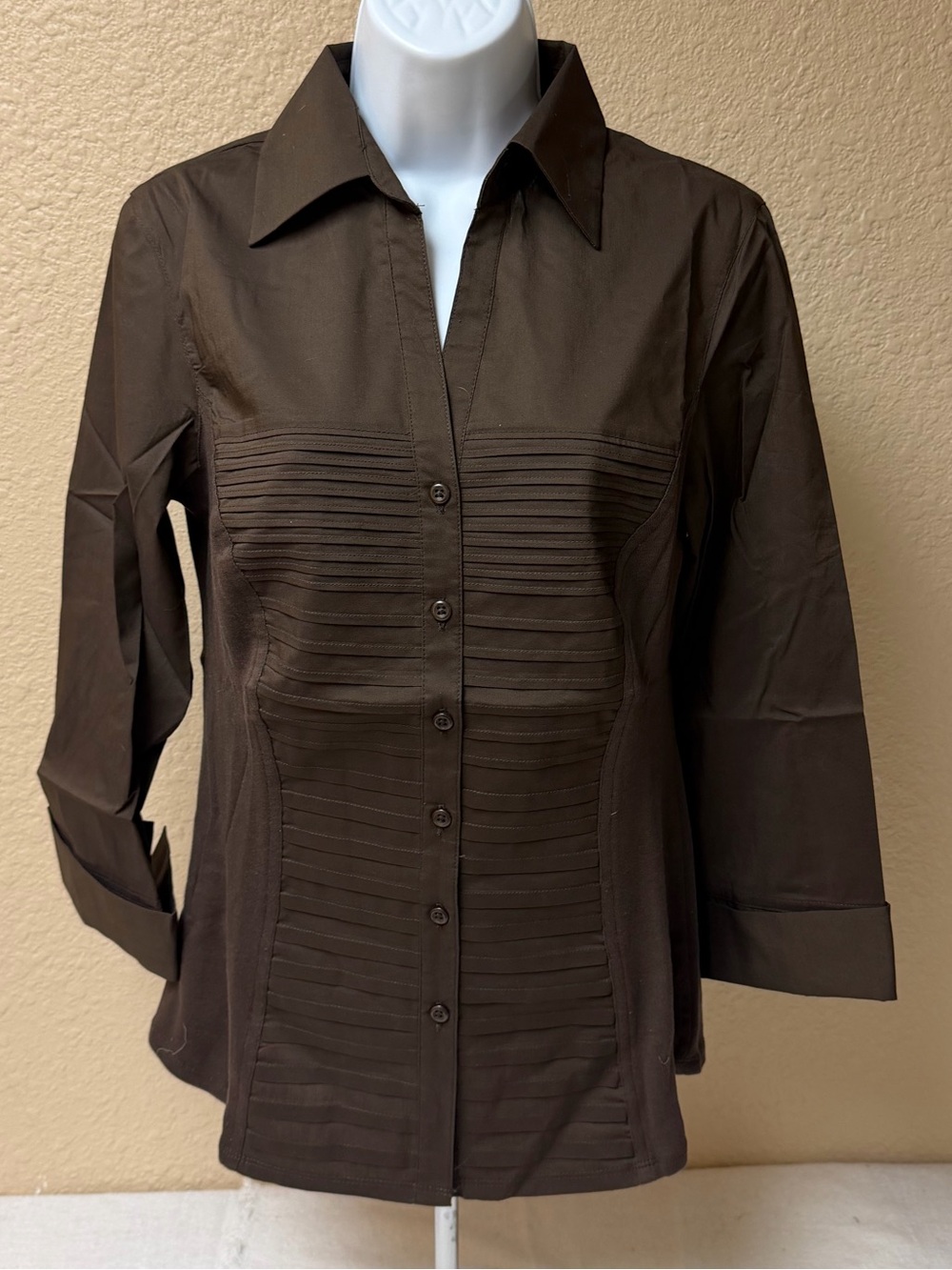 4/$20 Zac & Rachel Women's Dark Brown Button-Front Pleated Shirt